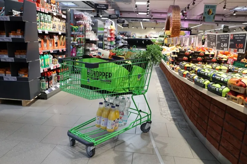 Smart shopping carts such as the EASY Shopper are the future of shopping (Image: EDEKA Minden-Hannover / Sabioullah Barekzai)